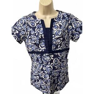 SCRUB‎ WORKS WOMENS SCRUB TOP SMALL BLUE FLOWERS